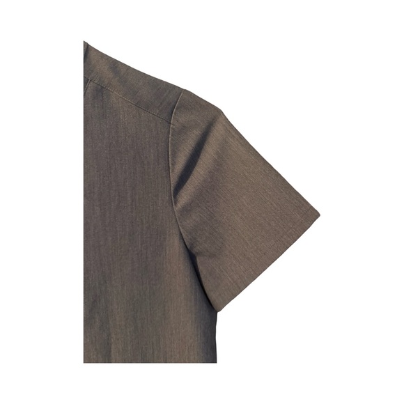 Figs V-Neck Casma Three-Pocket Scrub Top Graphite Women Size XS - Picture 4 of 12